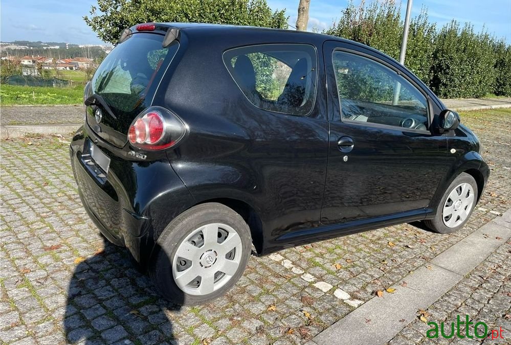 2010' Toyota Aygo photo #5