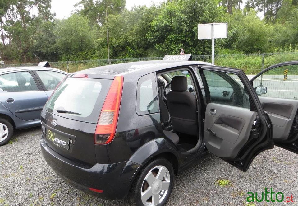 2003' Ford Fiesta photo #3