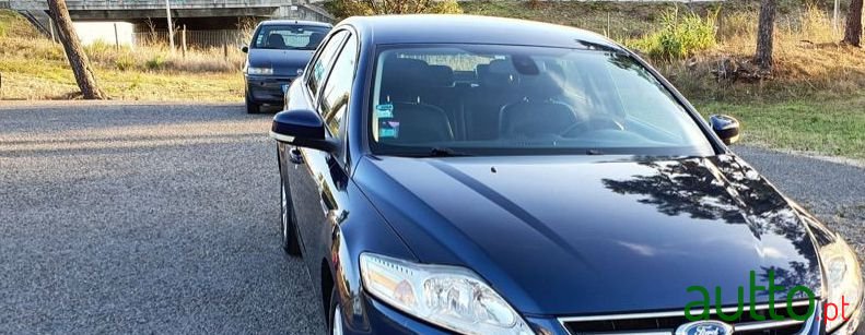 2011' Ford Mondeo photo #2