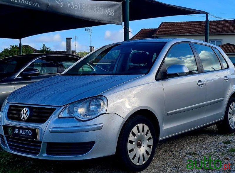 2006' Volkswagen Polo photo #2