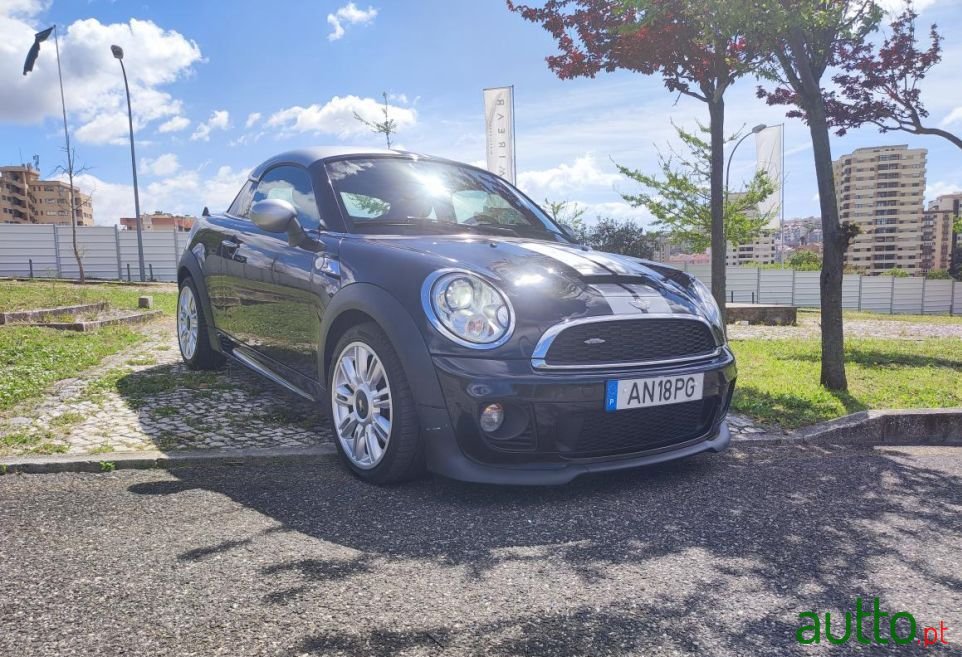 2011' MINI Coupe photo #1