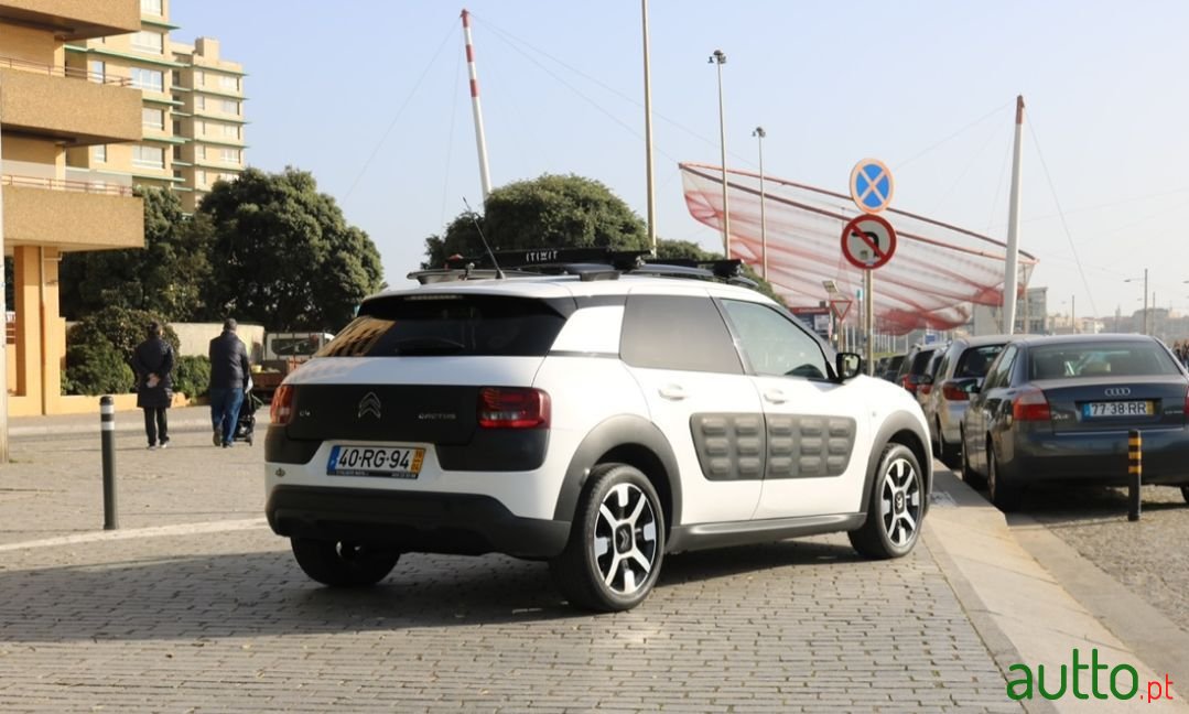 2016' Citroen C4 Cactus photo #2