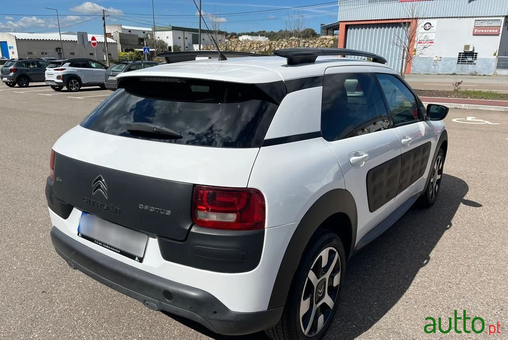 2017' Citroen C4 Cactus 1.6 Bluehdi Shine photo #5