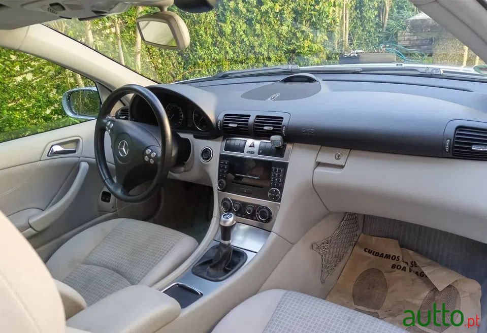 2007' Mercedes-Benz C-220 photo #6