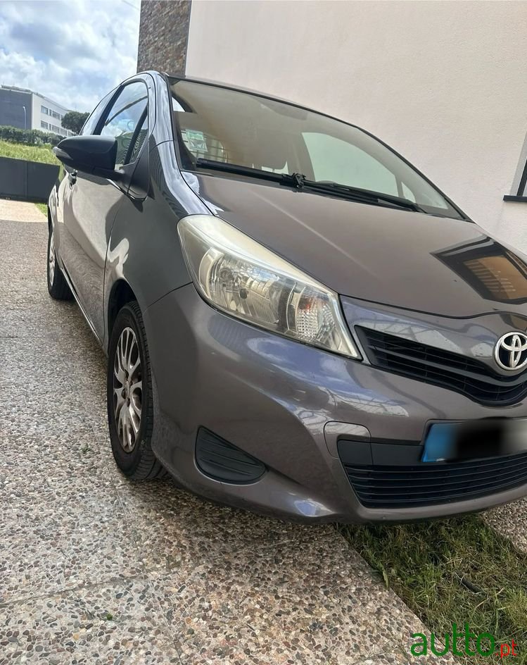 2011' Toyota Yaris 1.4 D-4D photo #3