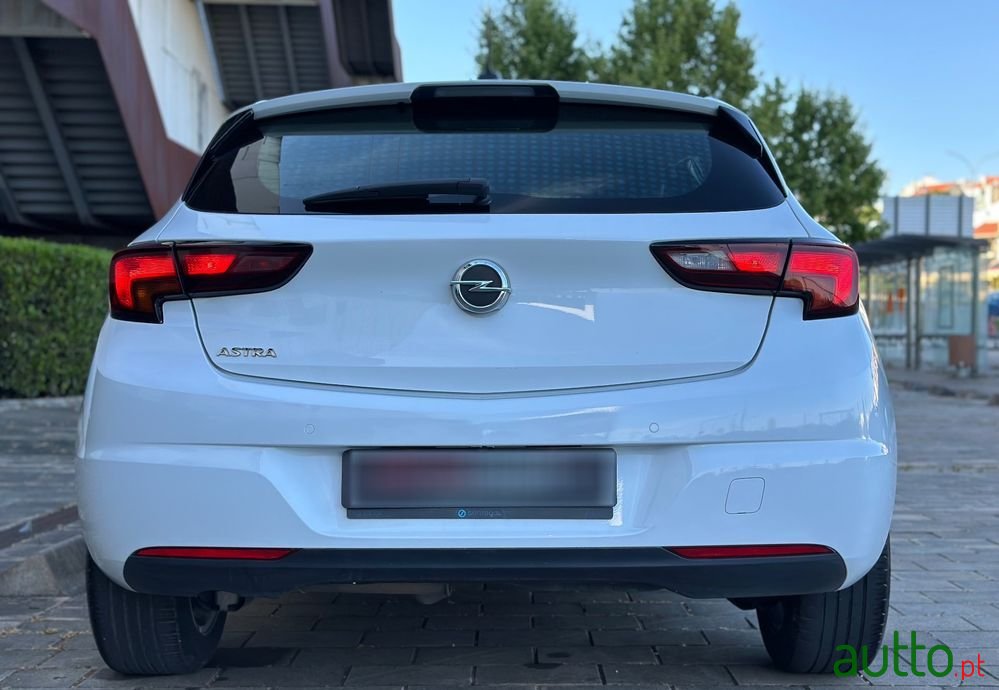 2020' Opel Astra photo #6