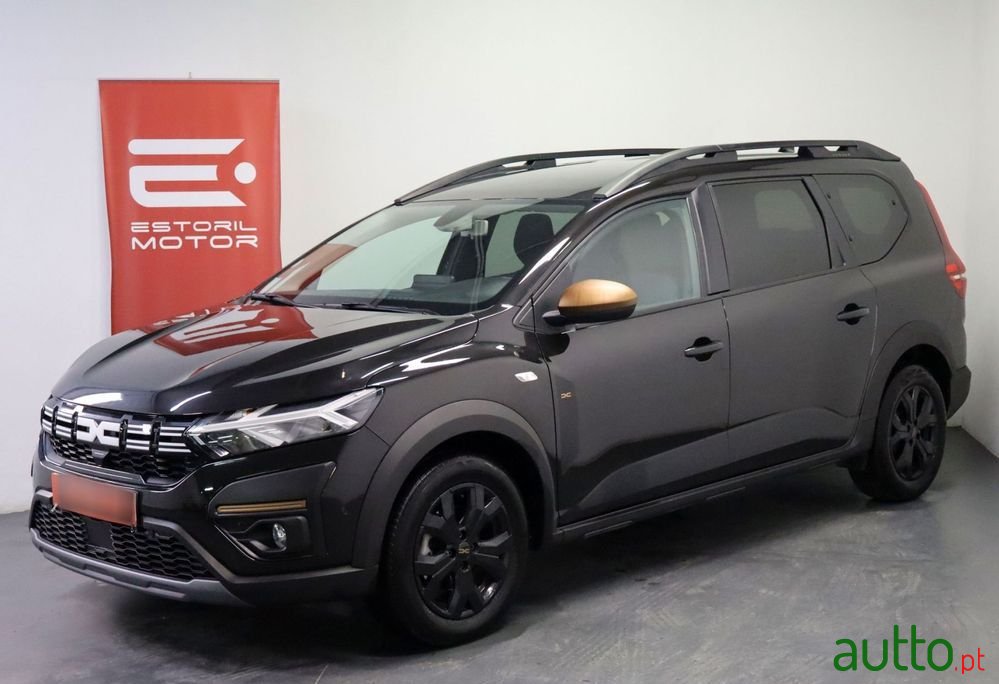 2024' Dacia Jogger 1.0 Tce Expression 7L photo #1