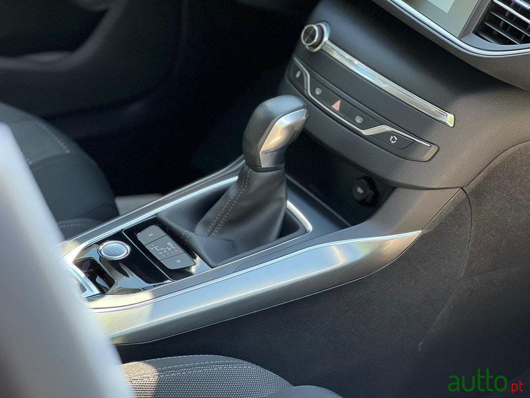 2015' Peugeot 308 Sw photo #6