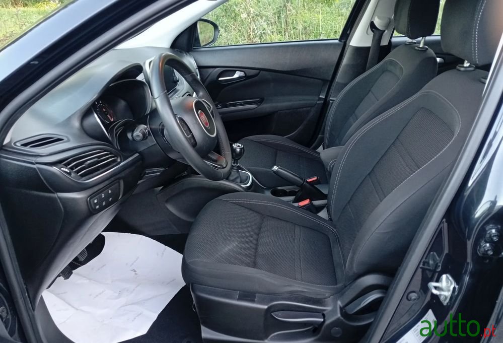 2018' Fiat Tipo Station Wagon photo #6