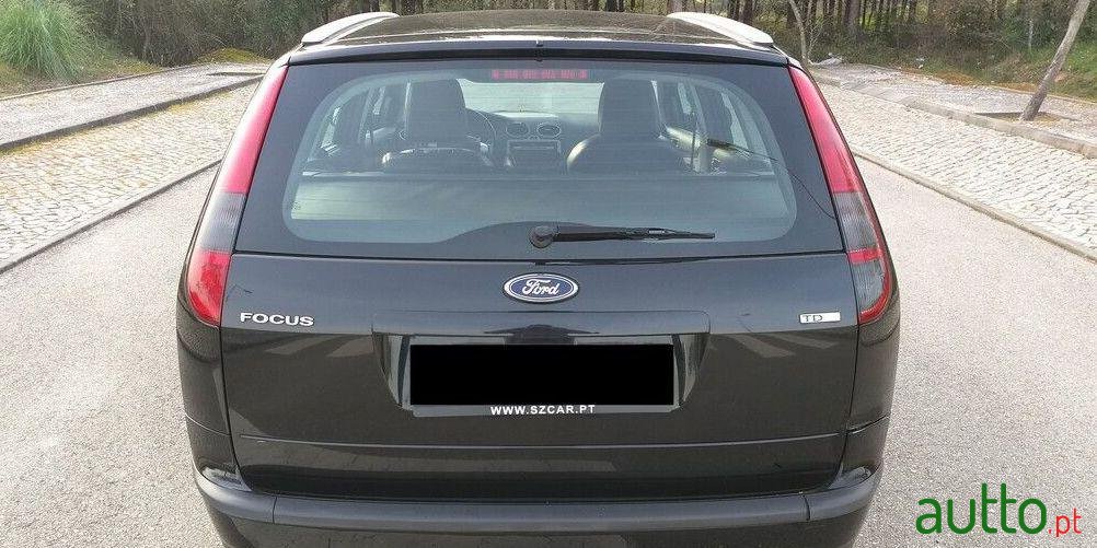 2006' Ford Focus Sw photo #1