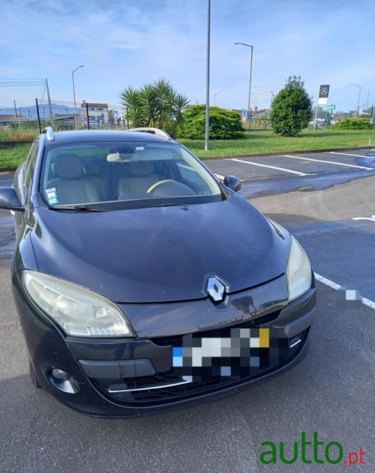 2010' Renault Megane Sport Tourer photo #1