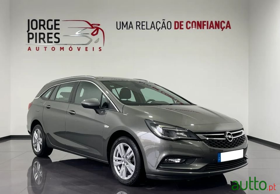 2017' Opel Astra Sports Tourer photo #2