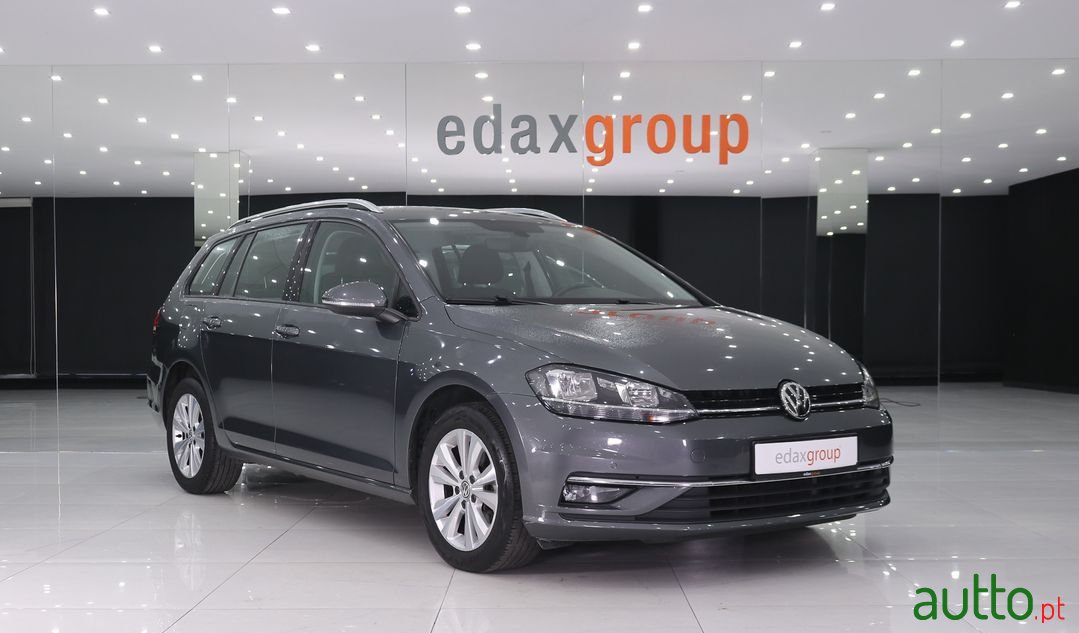 2018' Volkswagen Golf photo #1