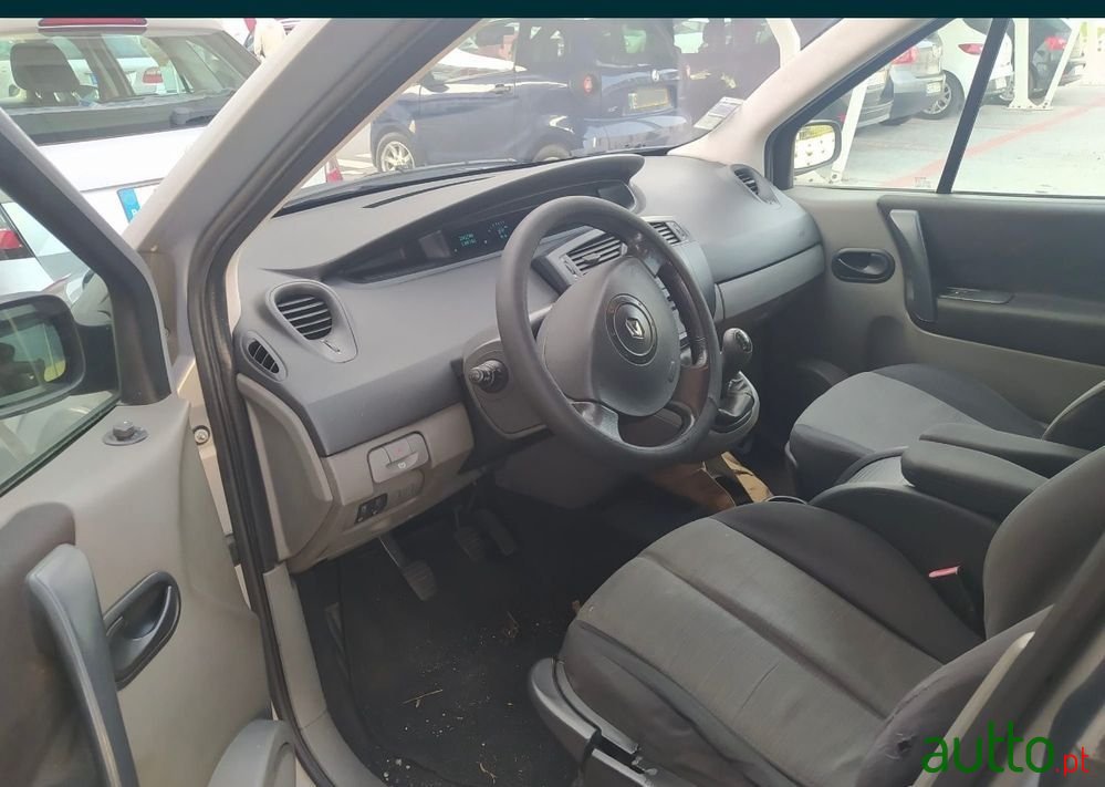 2004' Renault Scenic photo #5