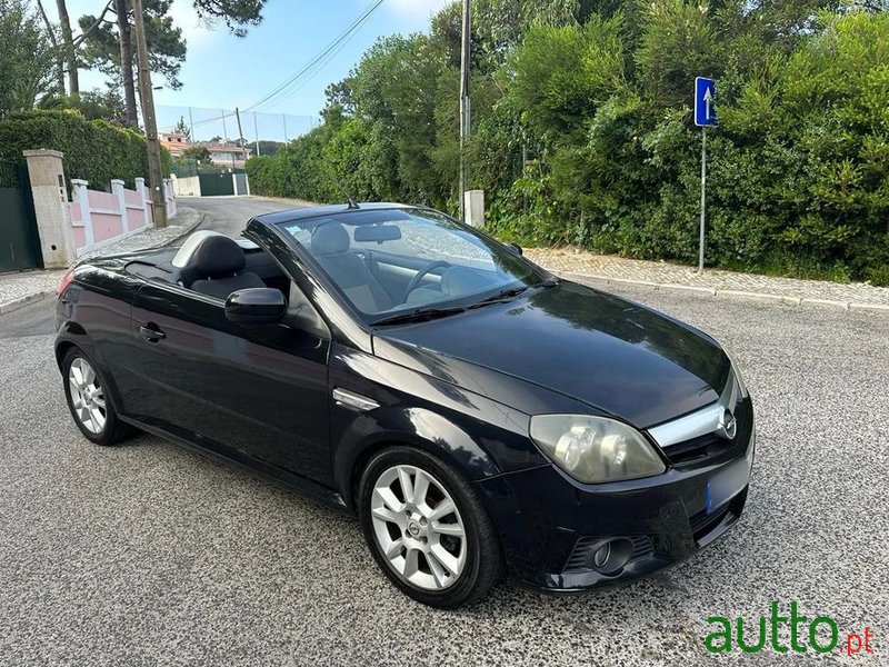 2005' Opel Tigra Twintop 1.3 Cdti photo #2