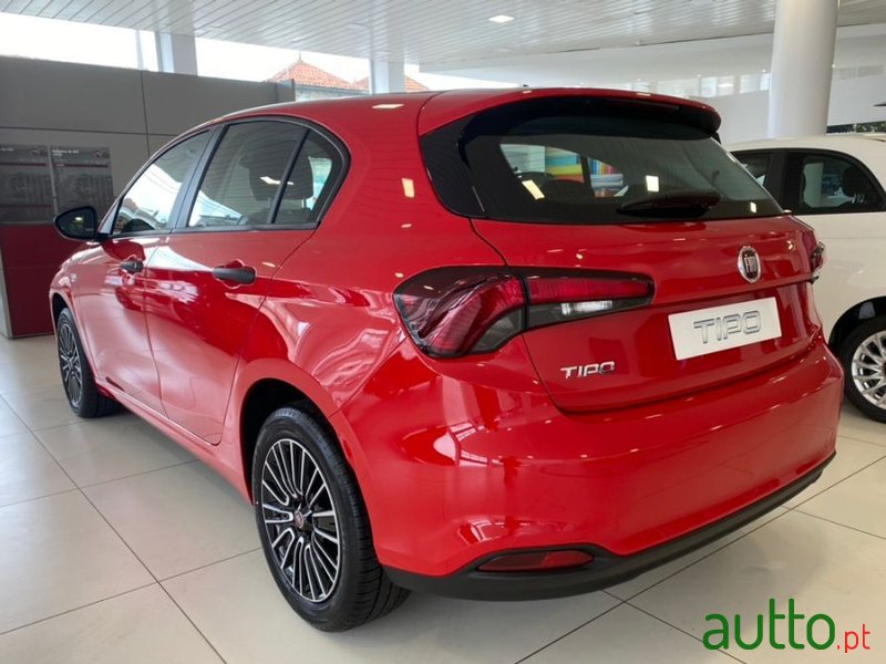 2022' Fiat Tipo photo #2