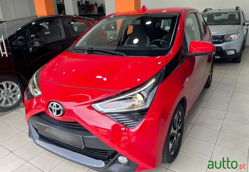 2020' Toyota Aygo photo #3