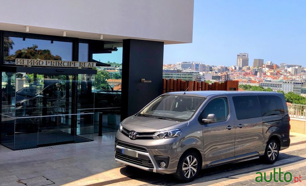 2023' Toyota ProAce Verso photo #1