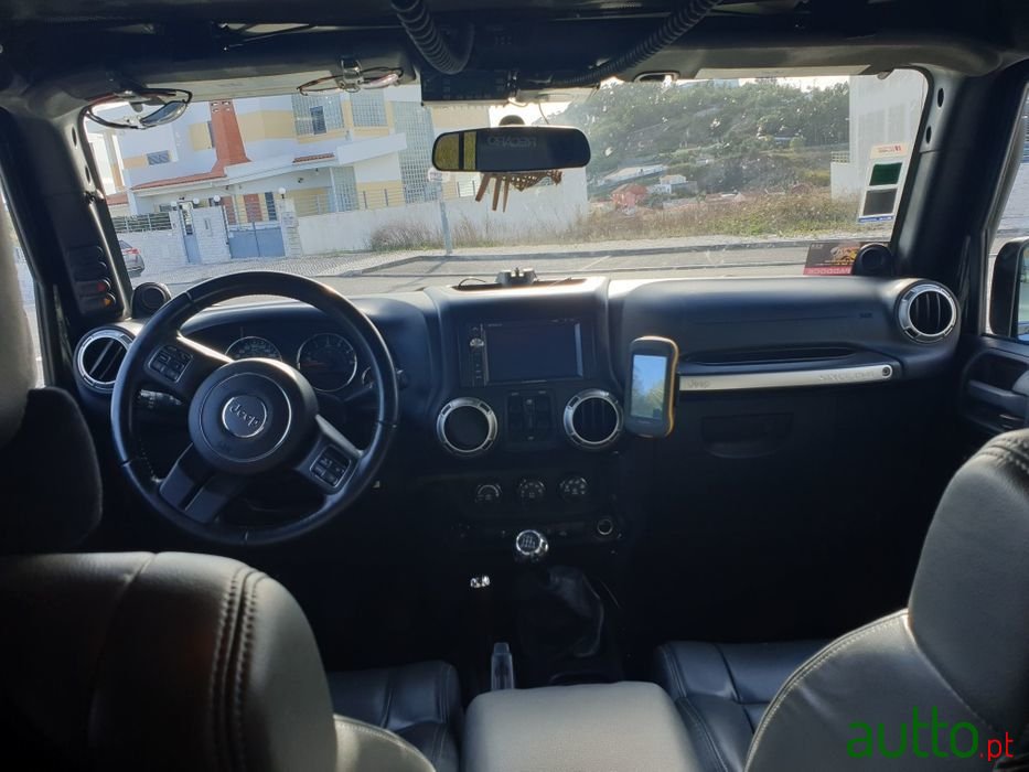 2011' Jeep Wrangler photo #2