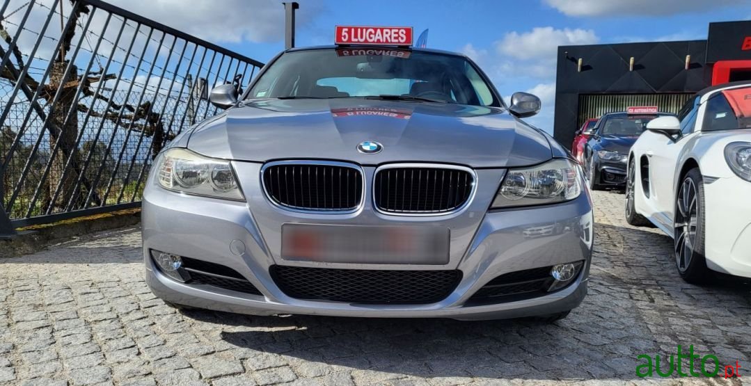 2010' BMW 320 photo #3