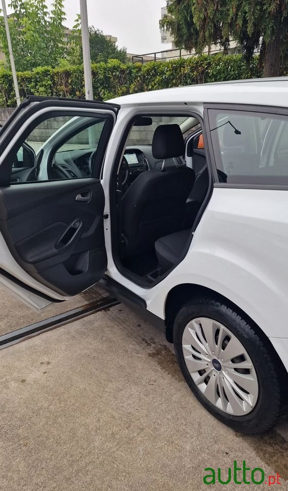 2017' Ford Focus Sw photo #5