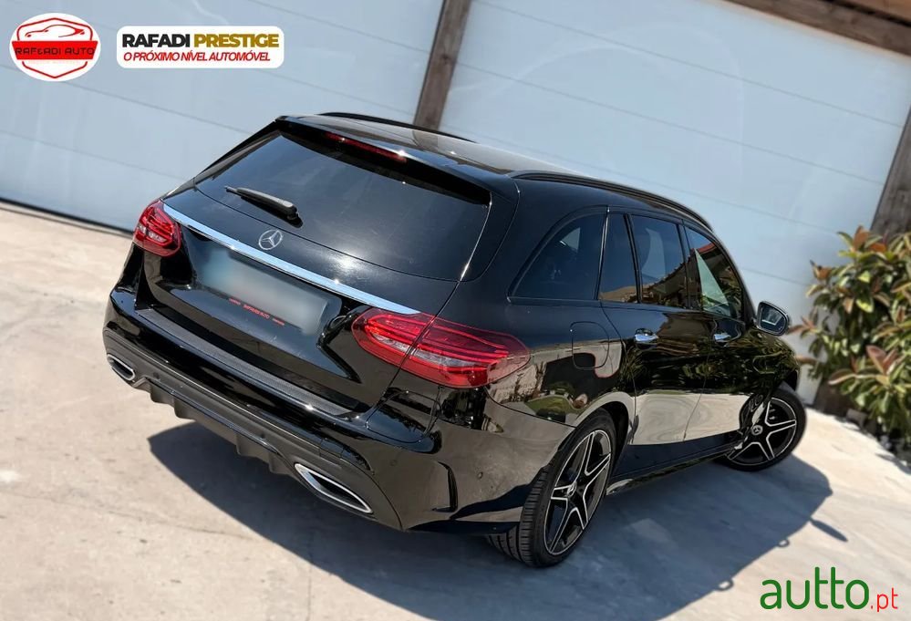 2020' Mercedes-Benz Classe C photo #4