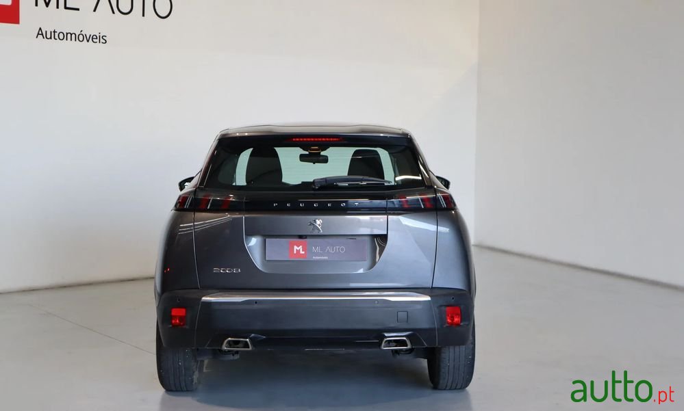 2020' Peugeot 2008 photo #5