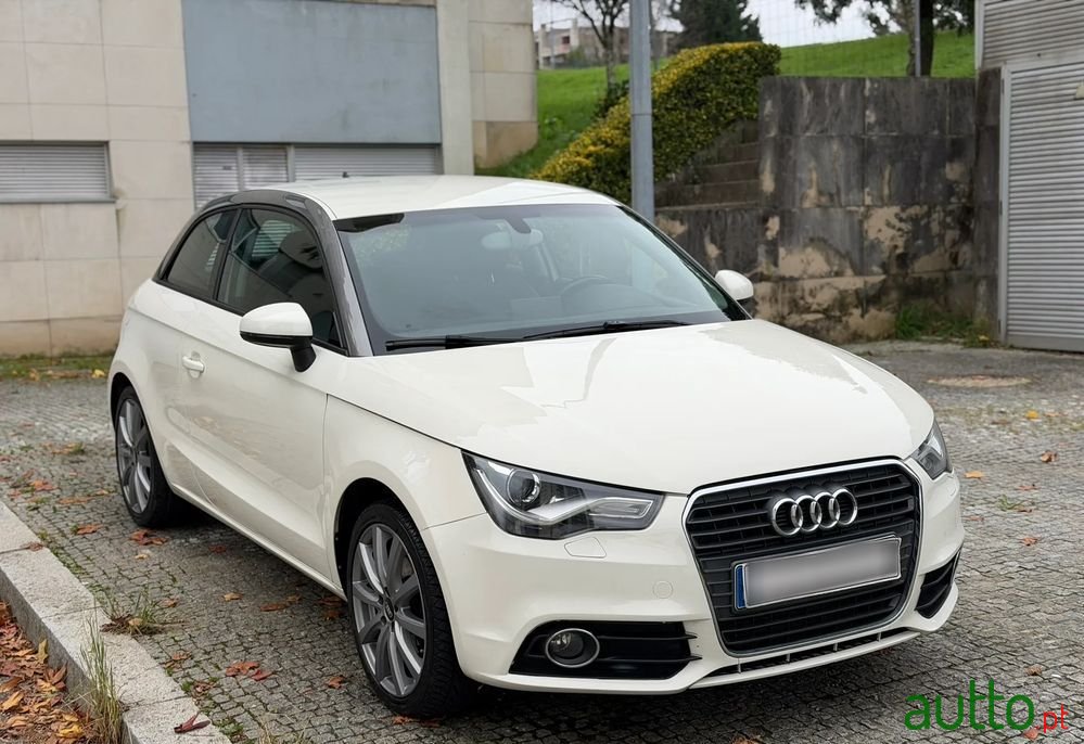 2011' Audi A1 photo #2