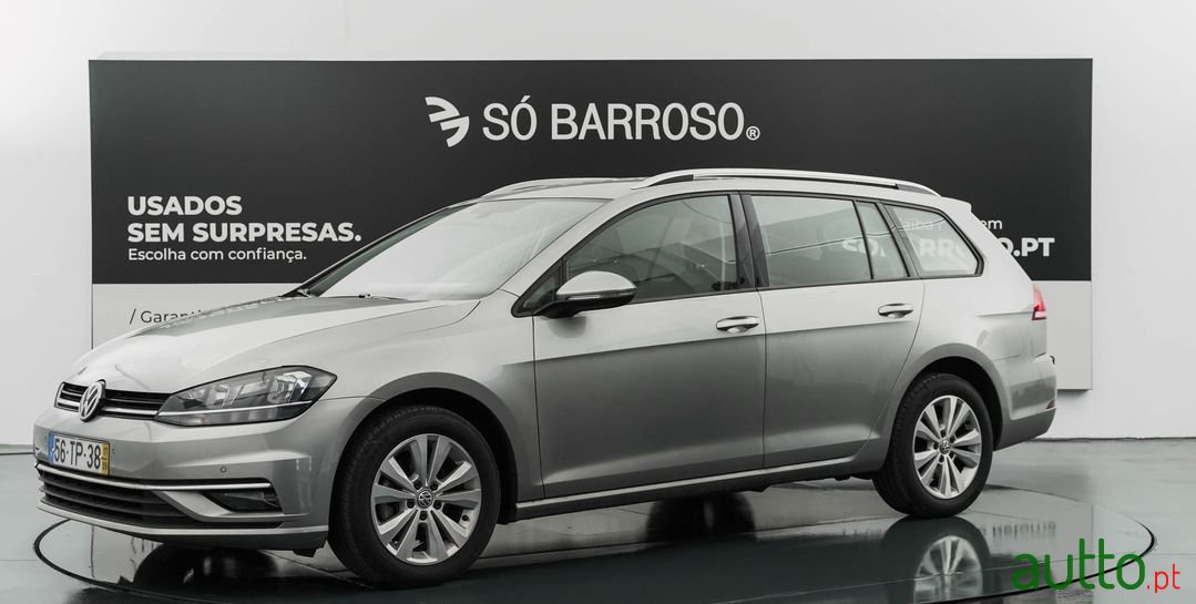 2017' Volkswagen Golf photo #2