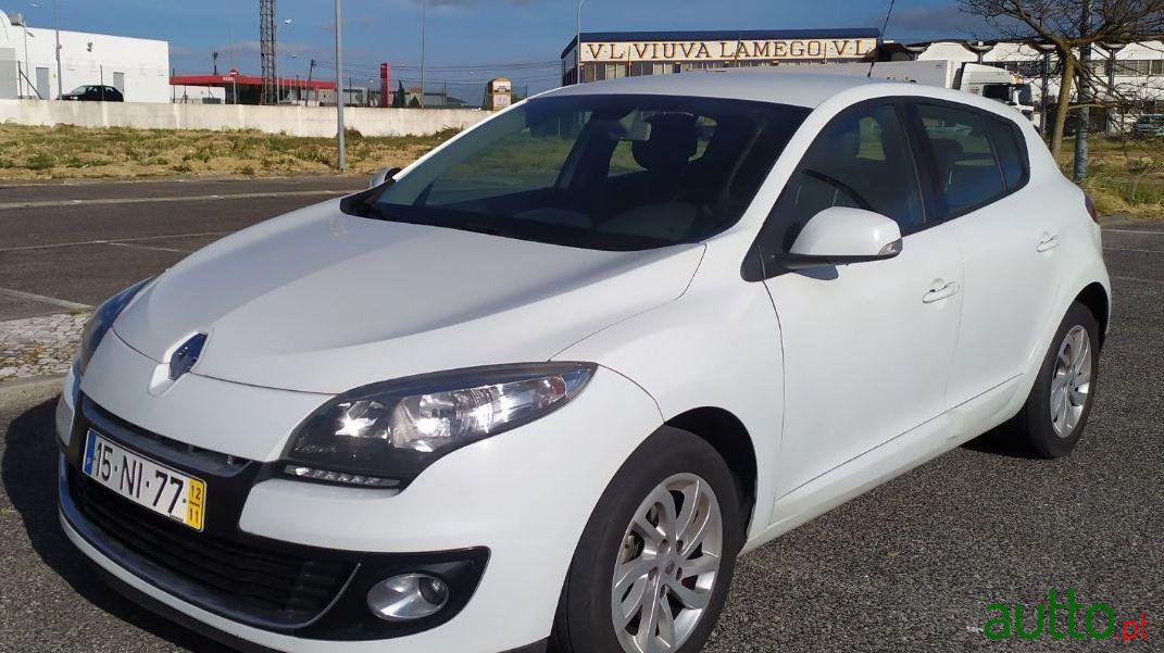 2012' Renault Megane photo #4