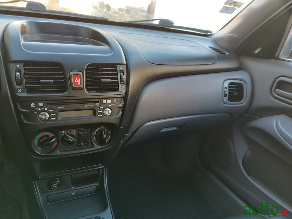 2003' Nissan Almera photo #4