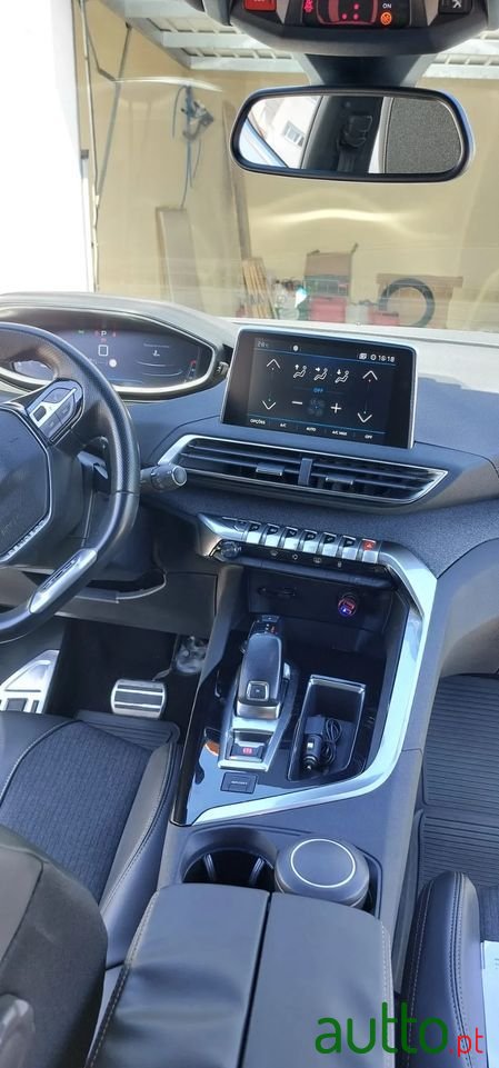 2018' Peugeot 3008 photo #5