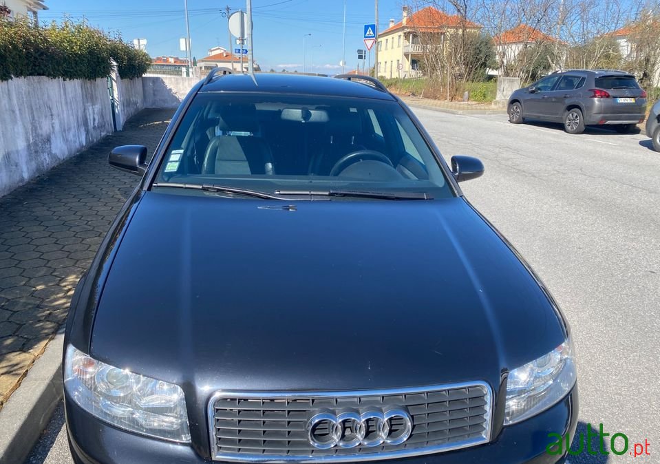 2004' Audi A4 Avant photo #4
