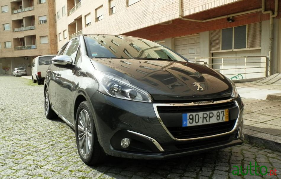 2016' Peugeot 208 photo #1
