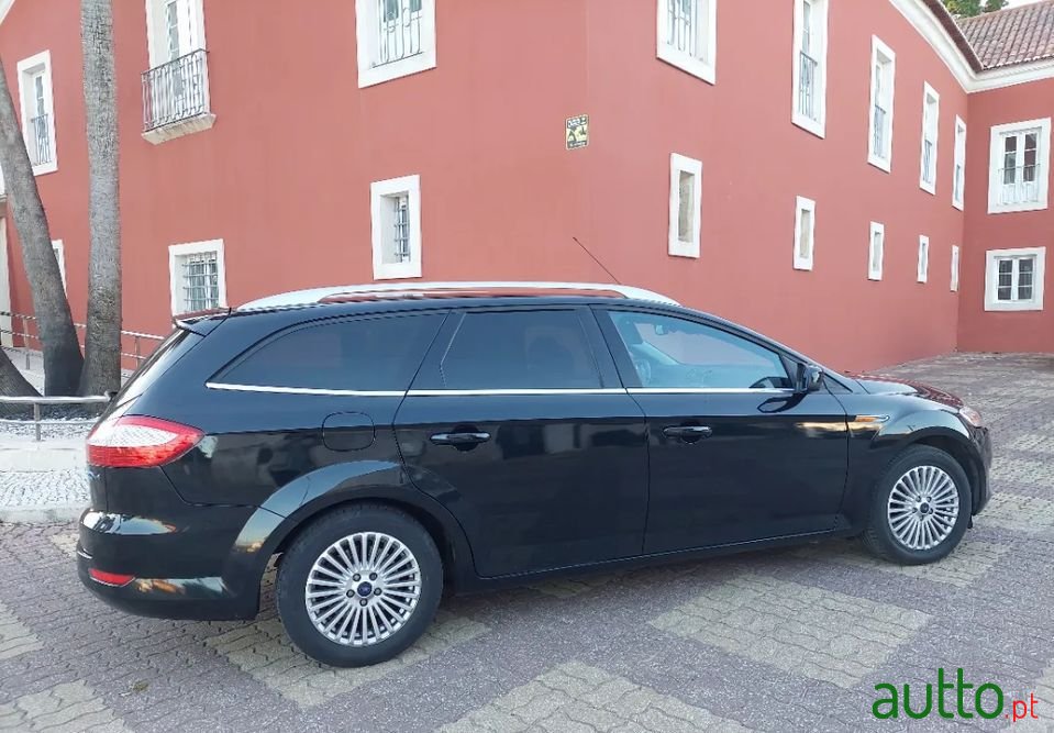 2010' Ford Mondeo Sw photo #2