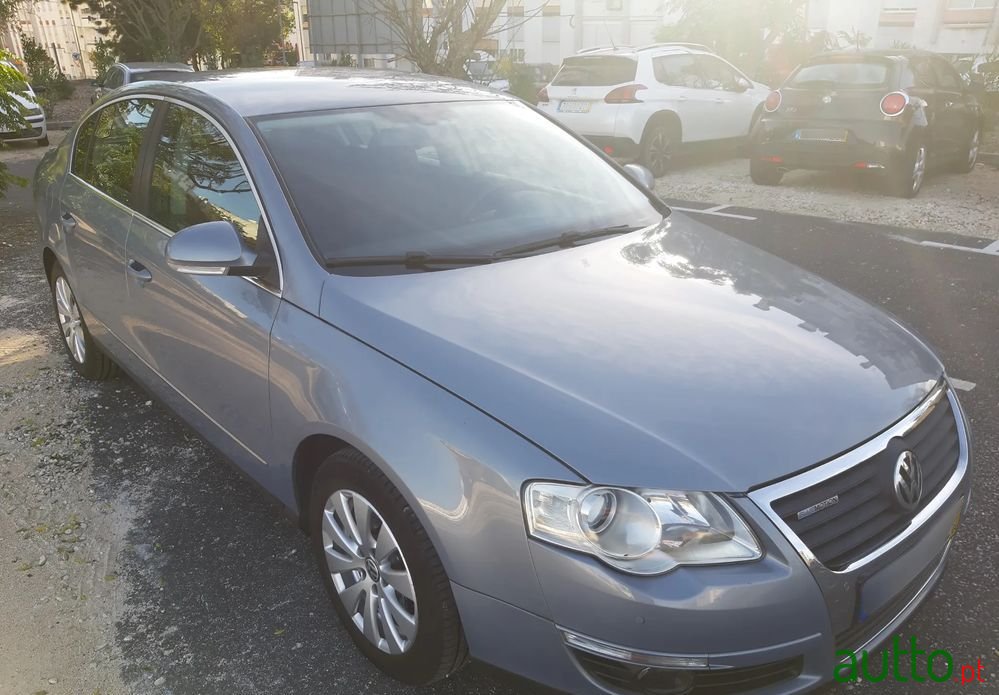 2009' Volkswagen Passat photo #1