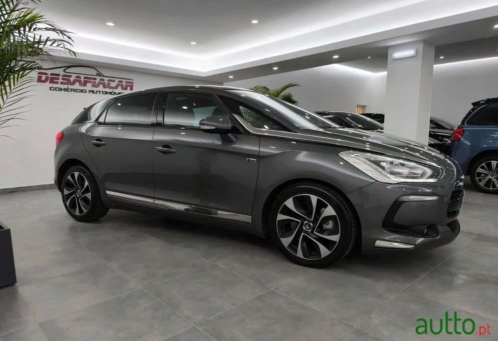 2013' Citroen DS5 photo #4