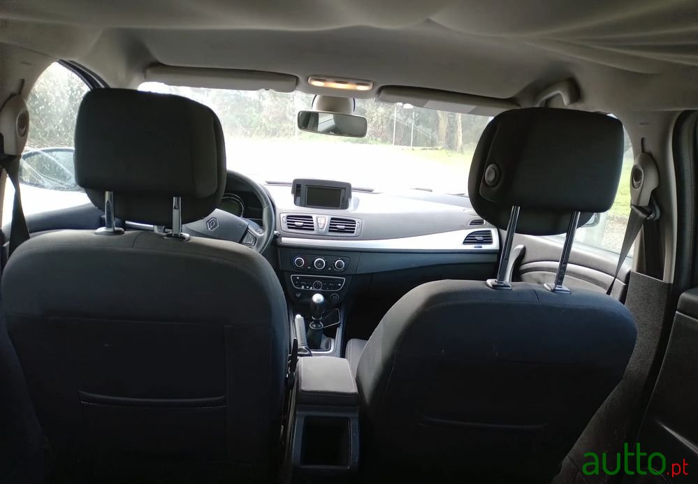 2010' Renault Megane photo #6