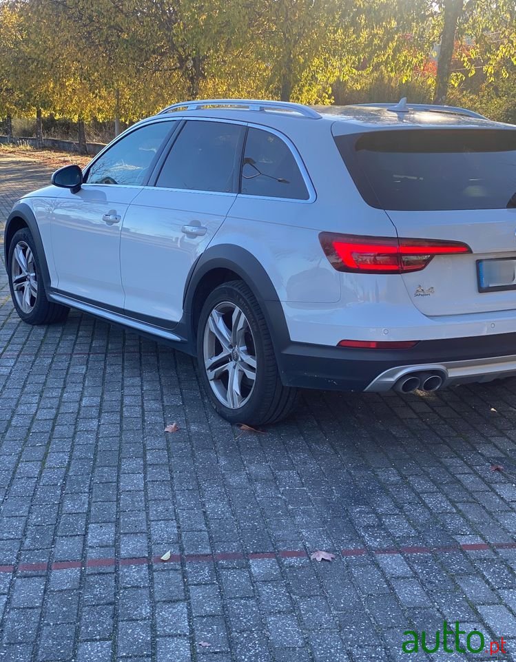 2017' Audi A4 Allroad photo #4