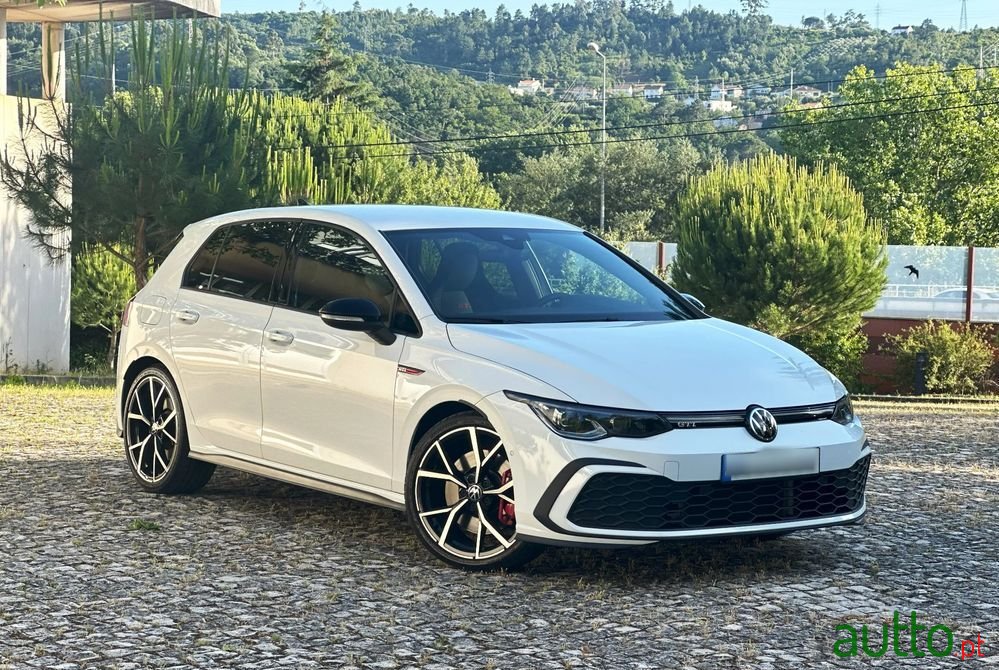 2023' Volkswagen Golf photo #3