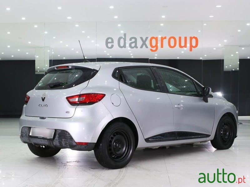 2013' Renault Clio photo #3