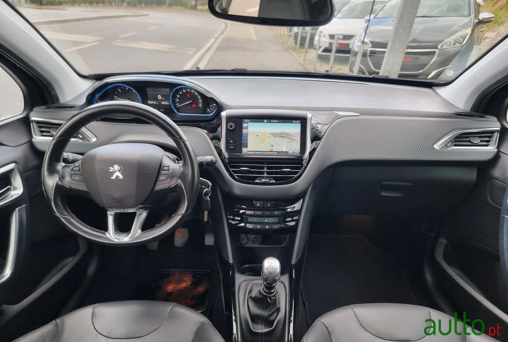 2016' Peugeot 2008 1.6 Bluehdi Allure photo #3