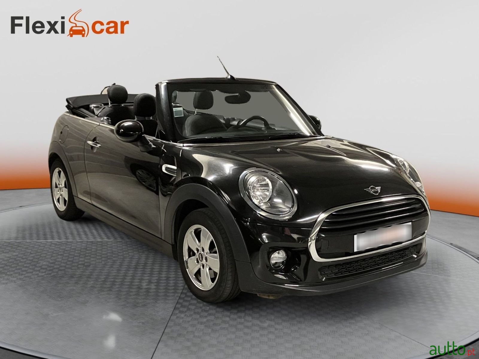 2019' MINI Cabrio photo #1