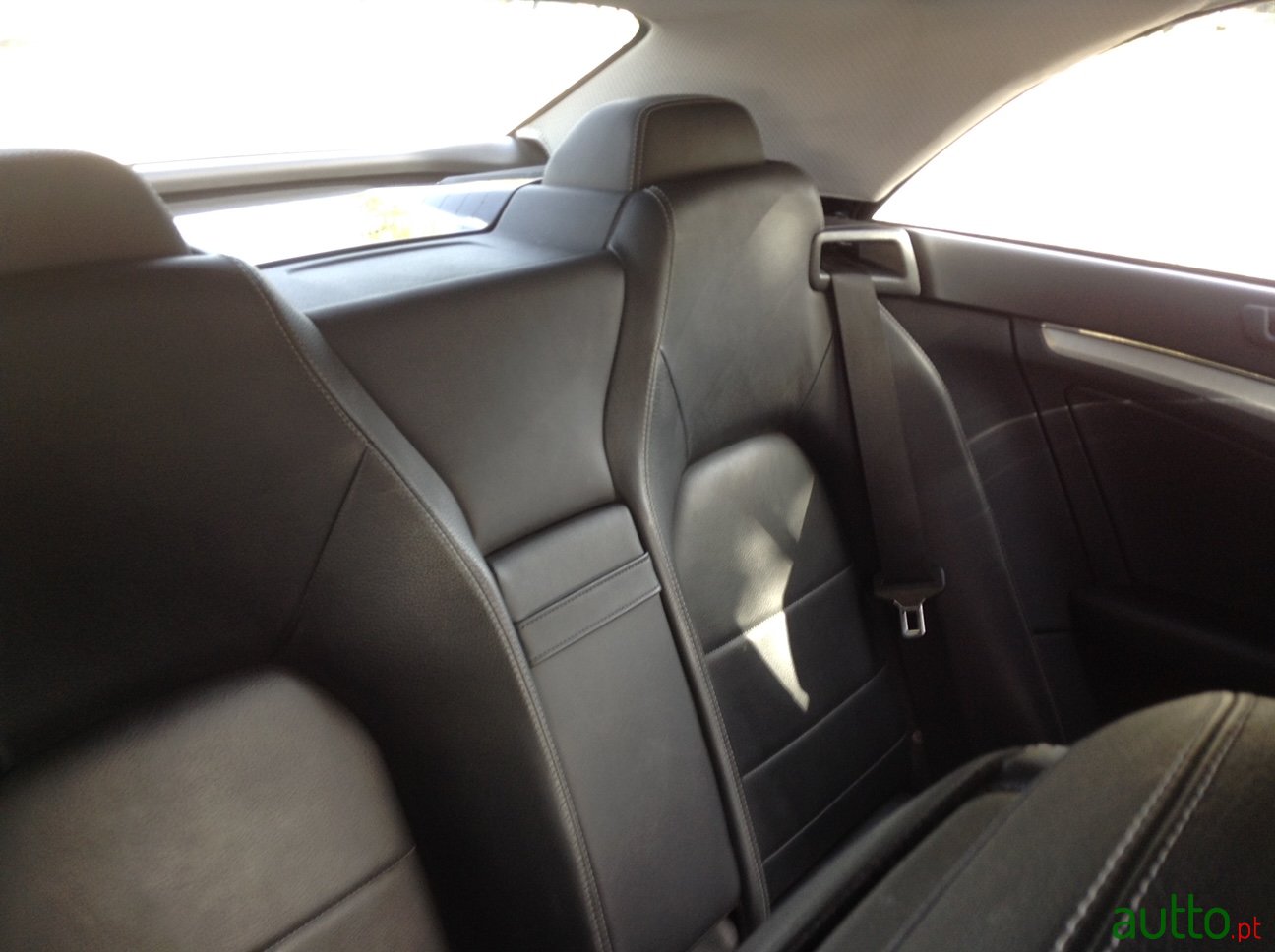 2011' Mercedes-Benz 200E photo #5