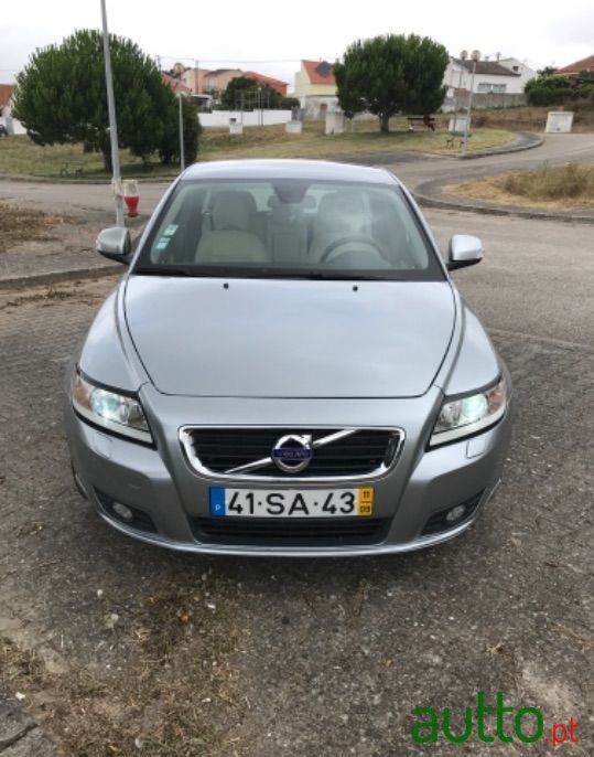 2011' Volvo V50 photo #1