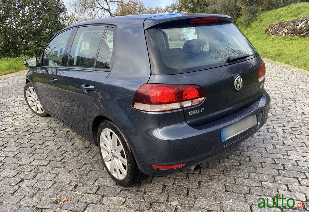 2010' Volkswagen Golf photo #3