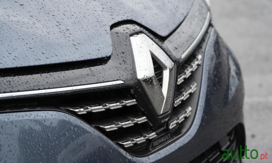 2022' Renault Clio photo #2