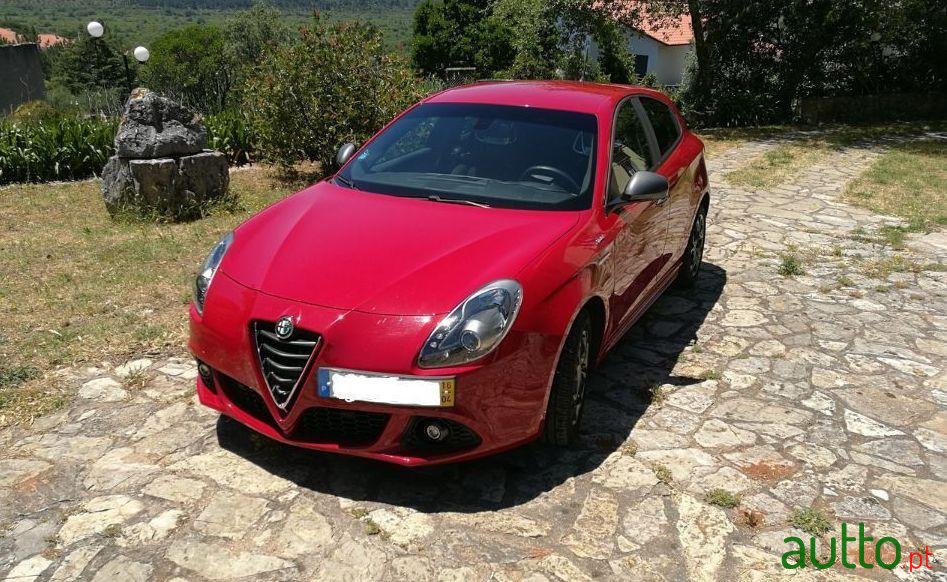 2016' Alfa Romeo Giulietta photo #3