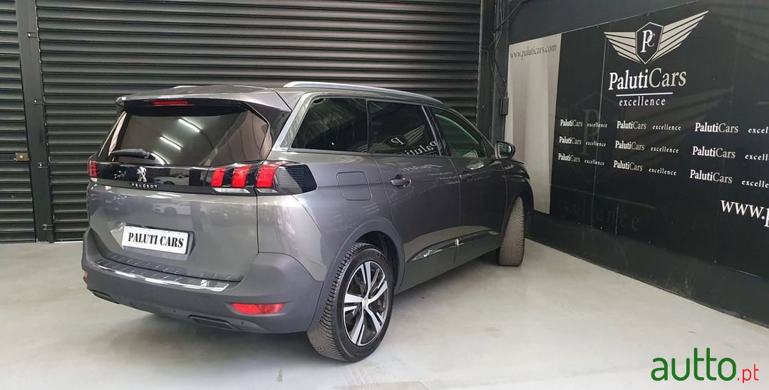 2017' Peugeot 5008 photo #3