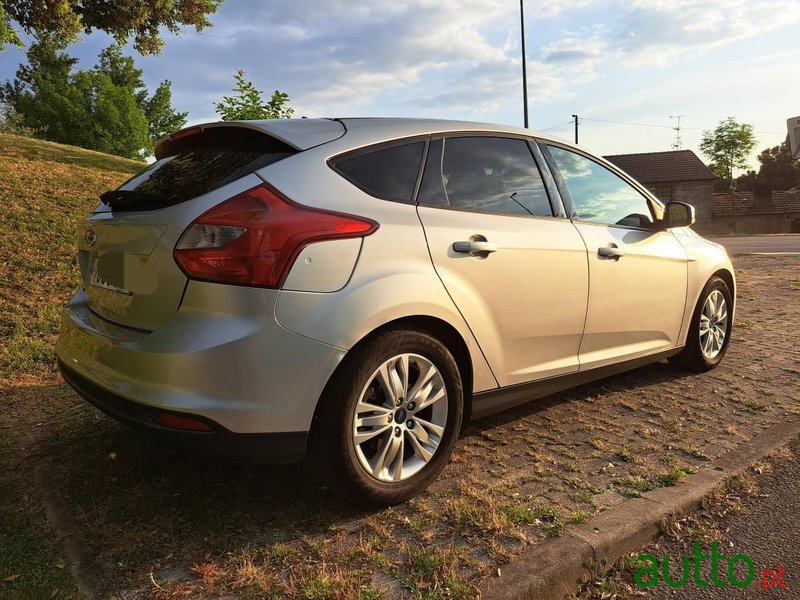 2014' Ford Focus photo #3